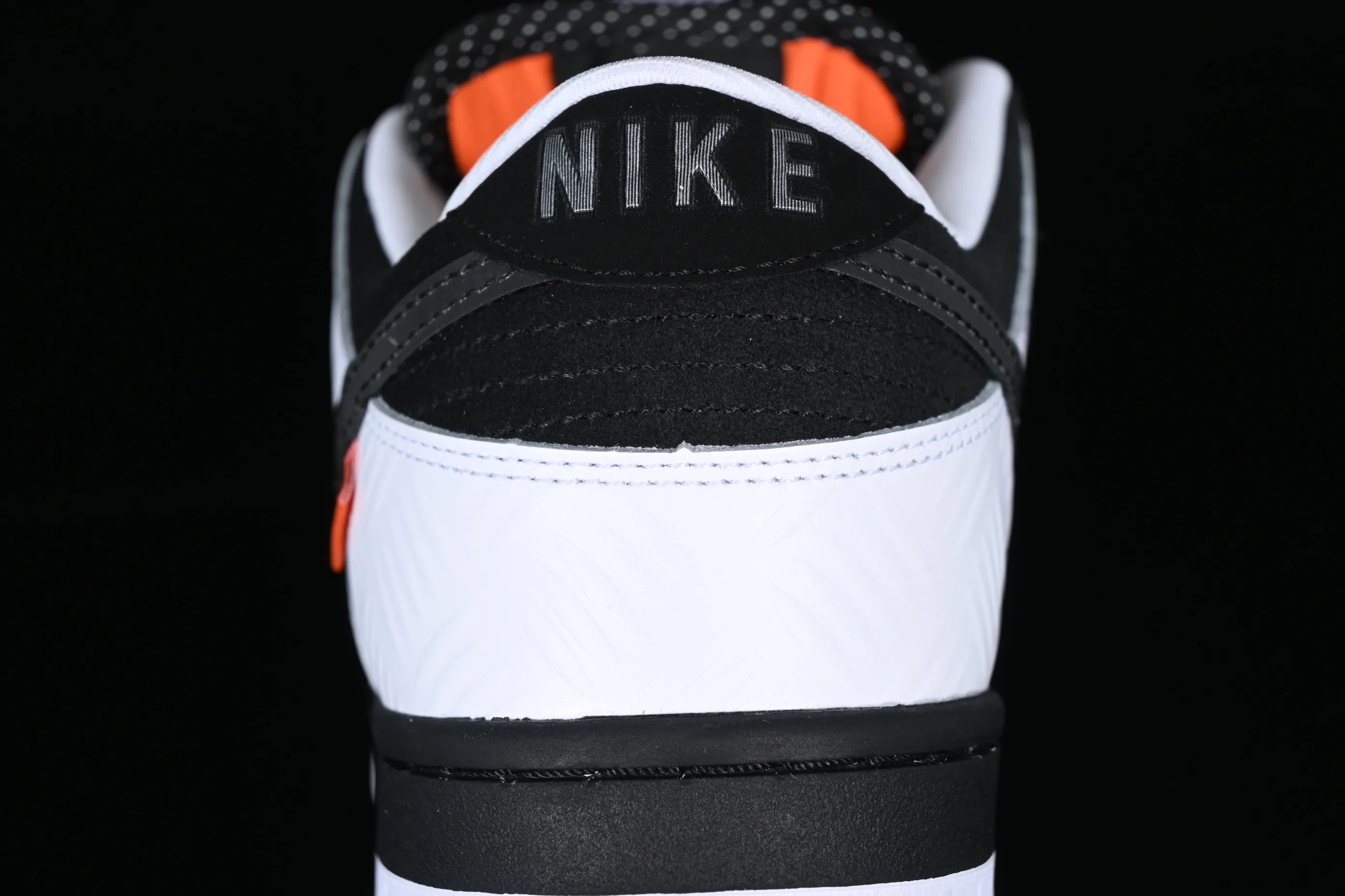 All categories Nk SB Dunk series Nk SB Dunk Low low-top sneakers F version Tightbooth x Nk SB Dunk joint model Reverse Panda SB low-top casual sports skateboard shoes FD2629-100